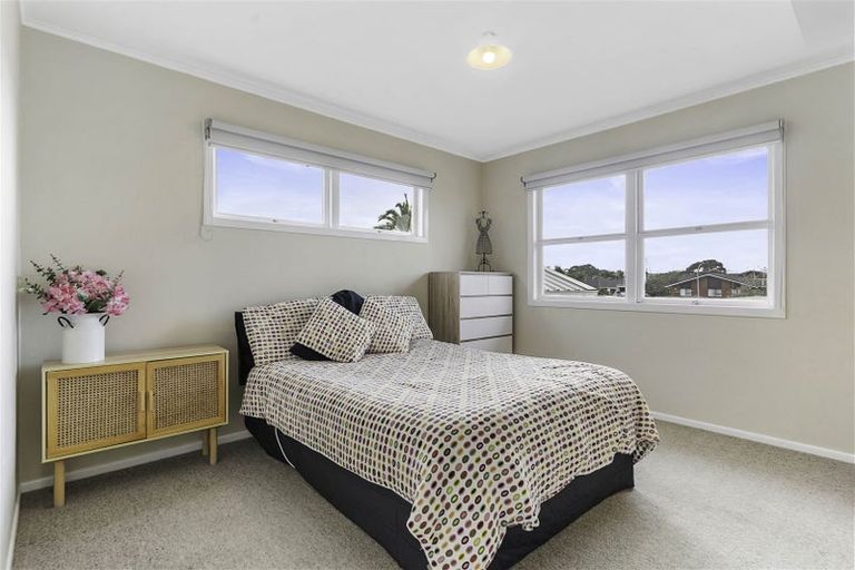 Photo of property in 1/38 Weldene Avenue, Glenfield, Auckland, 0629