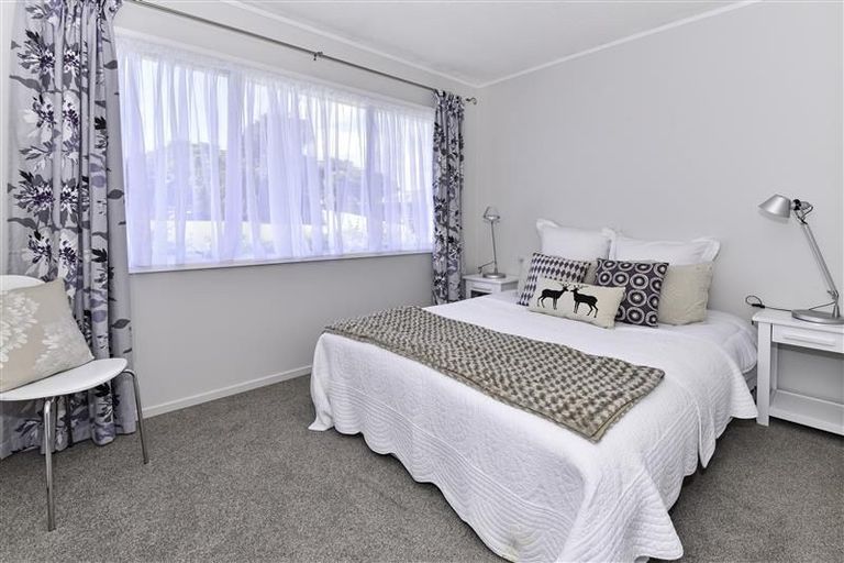 Photo of property in 9a Honey Place, Weymouth, Auckland, 2103