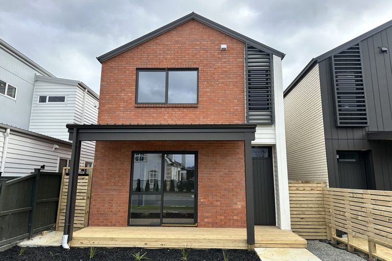 Photo of property in 14 Yellow Pear Lane, Karaka, 2578