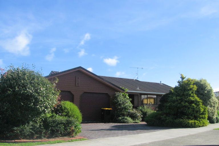 Photo of property in 38 James Cook Drive, Whitby, Porirua, 5024