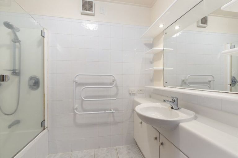 Photo of property in 6/21 Clifton Road, Hauraki, Auckland, 0622