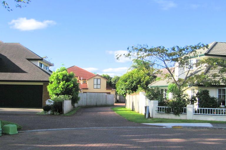 Photo of property in 33 Oakwood Grove, Eastern Beach, Auckland, 2012