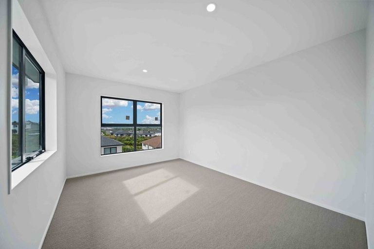 Photo of property in 19 Nola Dawn Avenue, Papakura, 2110