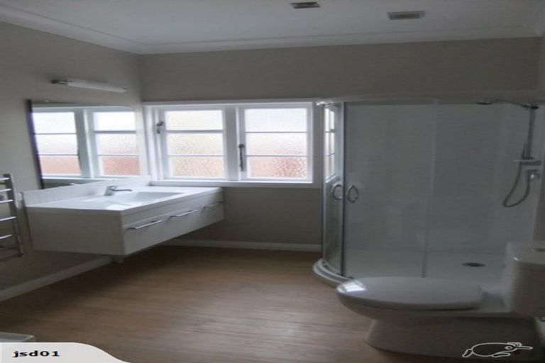 Photo of property in 15 Saint Ronans Avenue, Waterloo, Lower Hutt, 5011