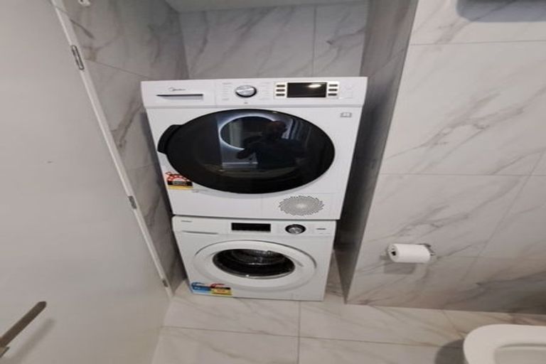 Photo of property in 3/6 Kereru Street, Henderson, Auckland, 0612