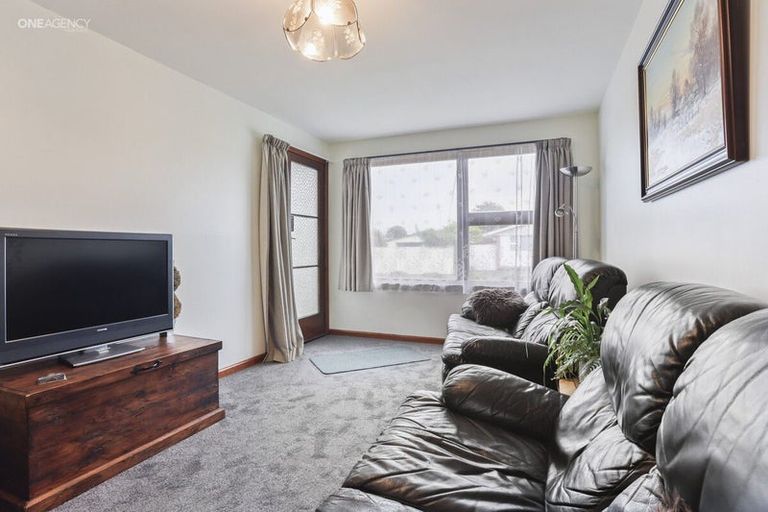 Photo of property in 4a Weston Place, Rangiora, 7400