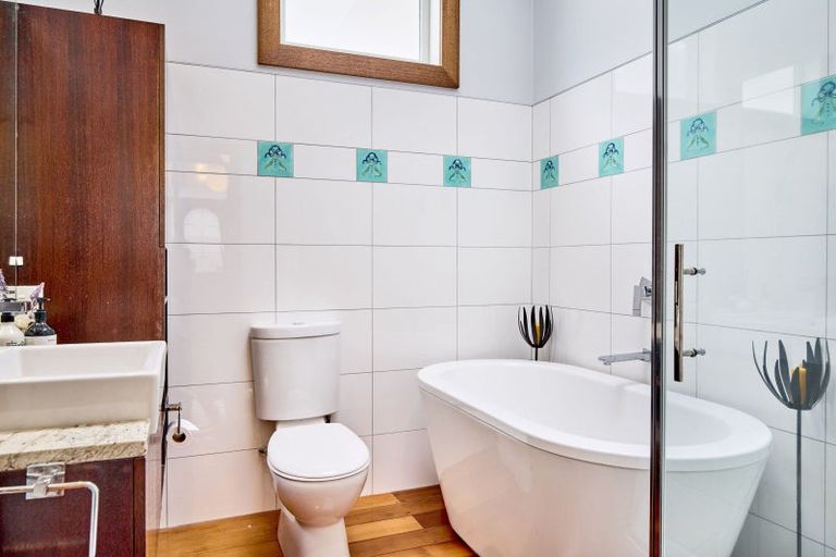 Photo of property in 14 Grafton Road, Roseneath, Wellington, 6011