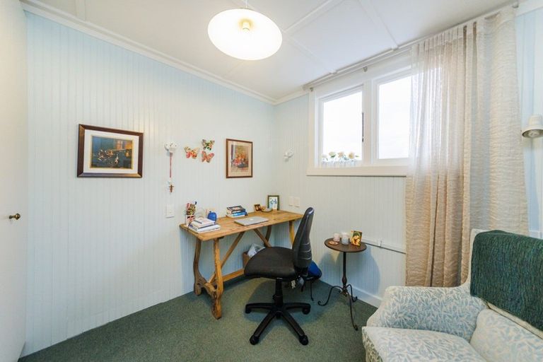 Photo of property in 36 Langston Avenue, Palmerston North, 4414