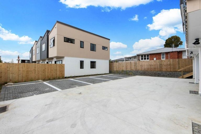 Photo of property in 6/53 Archibald Road, Kelston, Auckland, 0602