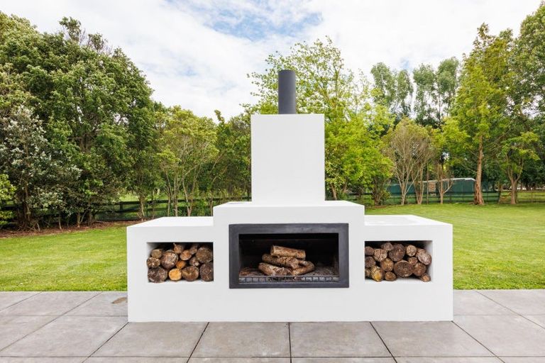 Photo of property in 1999 Longburn Rongotea Road, Longburn, Palmerston North, 4475