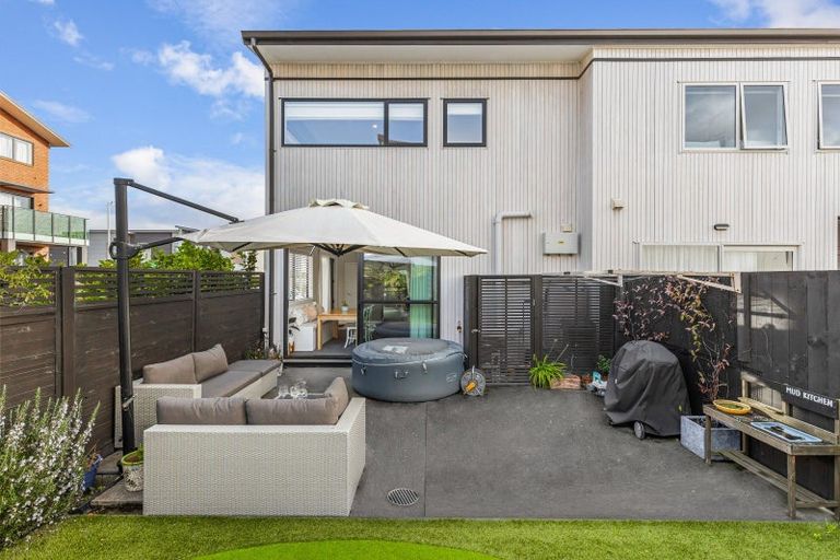 Photo of property in 9a Ian Morrison Road, Hobsonville, Auckland, 0616