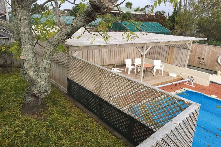 Photo of property in 8 Kay Drive, Blockhouse Bay, Auckland, 0600