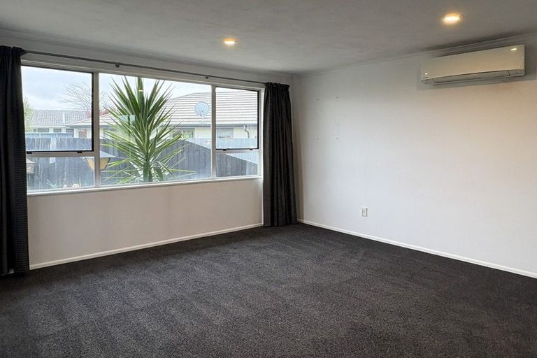 Photo of property in 14 Carteret Place, Aranui, Christchurch, 8061