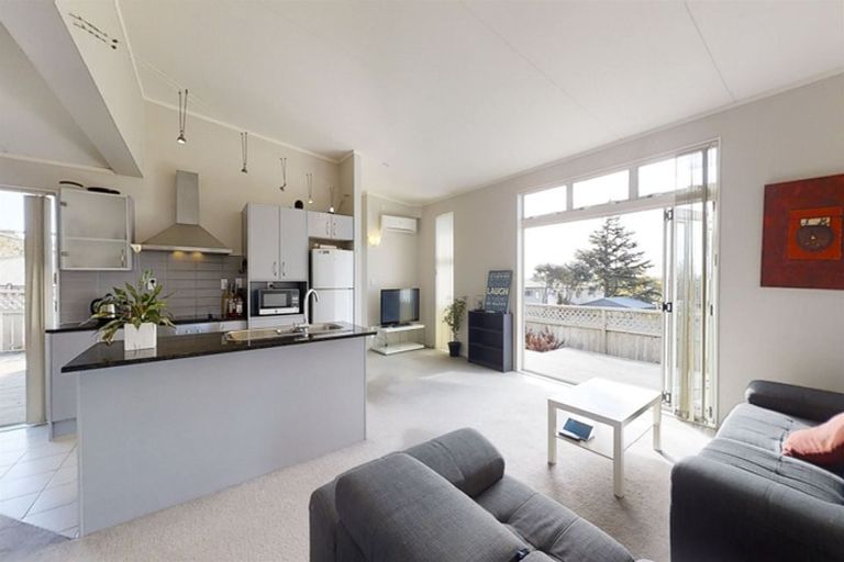 Photo of property in 2 Merlot Lane, Pukekohe, 2120