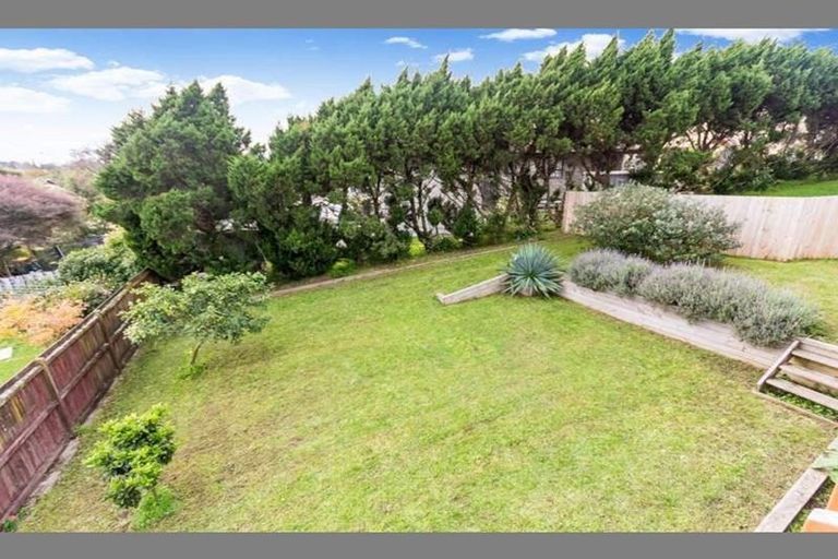 Photo of property in 148 Aviemore Drive, Highland Park, Auckland, 2010