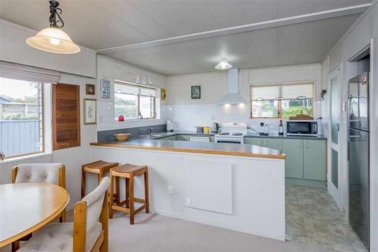 Photo of property in 10 Dee Street, Levin, 5510