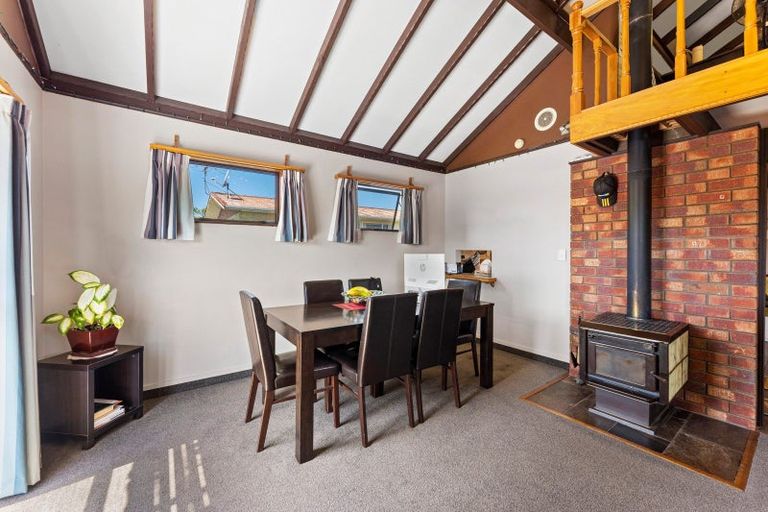 Photo of property in 2/10 Wilford Street, Wallaceville, Upper Hutt, 5018