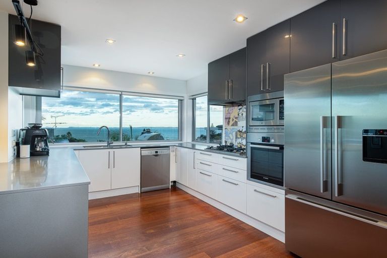 Photo of property in 19a Hyde Road, Rothesay Bay, Auckland, 0630