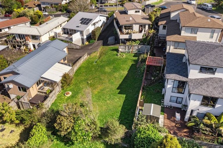 Photo of property in 6a Hauraki Crescent, Pinehill, Auckland, 0632