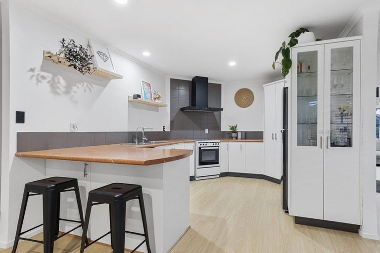 Photo of property in 33 Arabian Drive, Papamoa Beach, Papamoa, 3118