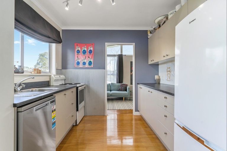 Photo of property in 21 Waterlea Avenue, Mangere Bridge, Auckland, 2022