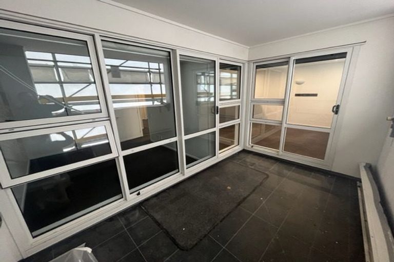 Photo of property in Stadium Garden Flats, 314/107 Thorndon Quay, Pipitea, Wellington, 6011