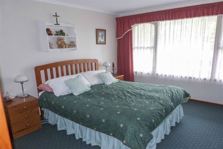 Photo of property in 339 Oteramika Road, Seaward Bush, Invercargill, 9871