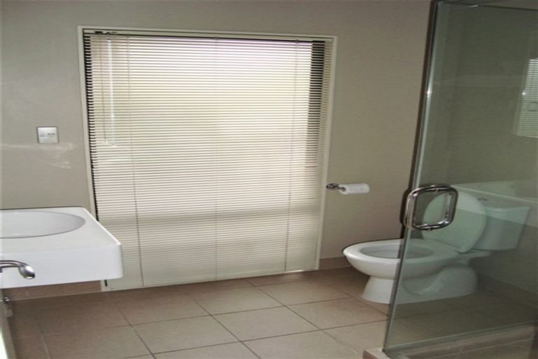 Photo of property in 23 Kittiwake Drive, Schnapper Rock, Auckland, 0632