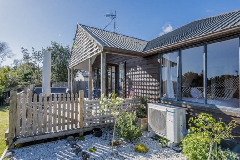 Photo of property in 46a Seddon Street, Waikanae, 5036