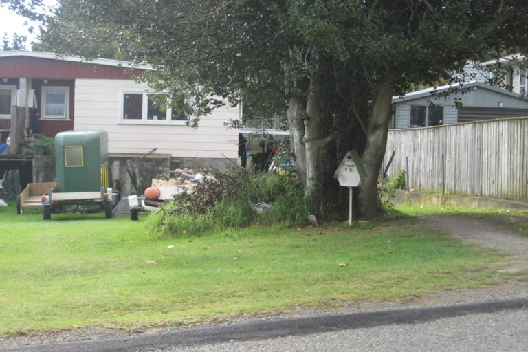 Photo of property in 74 Valley Road, Paraparaumu, 5032