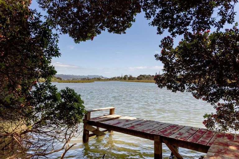 Photo of property in 37 Pohutukawa Drive, Athenree, Katikati, 3177