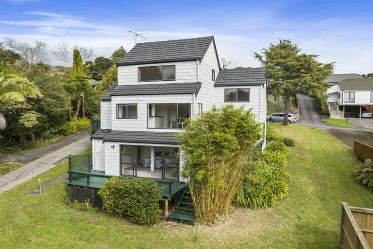 Photo of property in 8 Lynngate Place, Hillcrest, Auckland, 0627