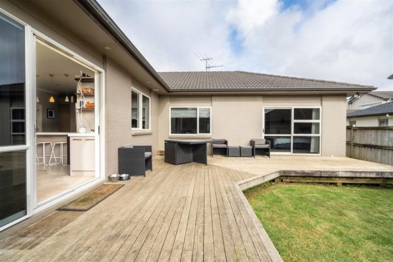 Photo of property in 11 Amapur Place, Flat Bush, Auckland, 2019