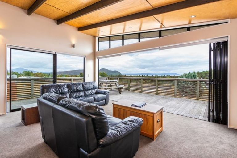 Photo of property in 37 Parekaawa Drive, Motuoapa, 3382