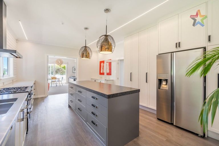 Photo of property in 8g Tawa Street, Eastbourne, Lower Hutt, 5013