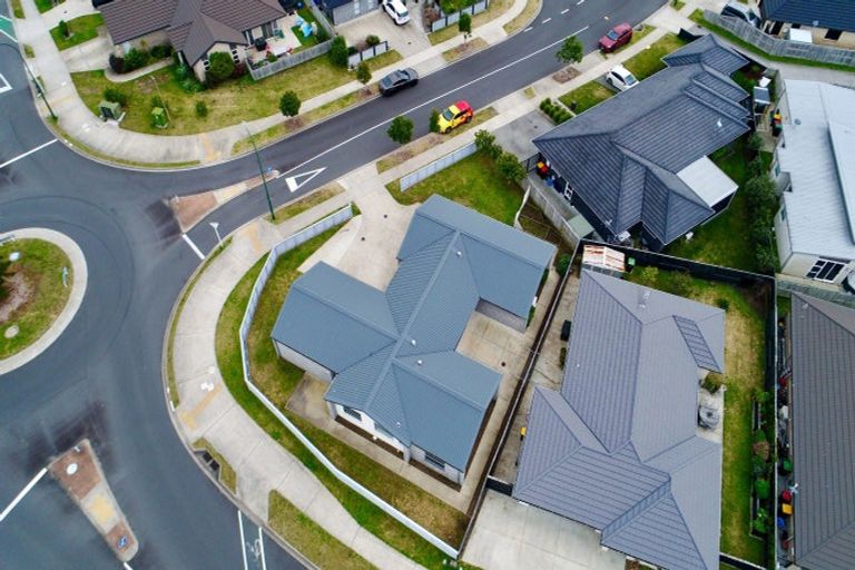 Photo of property in 2 Cupples Street, Papamoa Beach, Papamoa, 3118