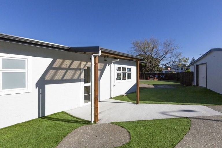 Photo of property in 17 Bluegum Road, Paraparaumu Beach, Paraparaumu, 5032