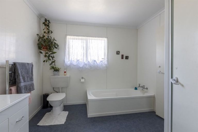 Photo of property in 10 Warwick Street, Feilding, 4702