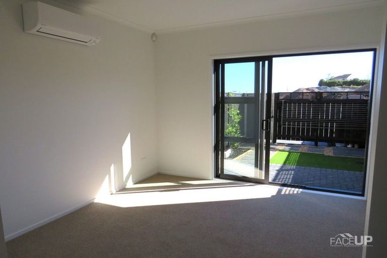 Photo of property in 18 Manarini Road, Westgate, Auckland, 0614