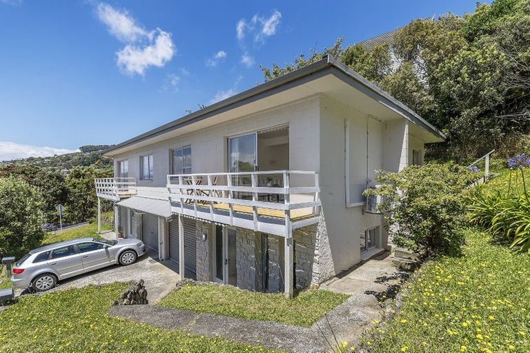 Photo of property in 1b Sandhurst Way, Crofton Downs, Wellington, 6035