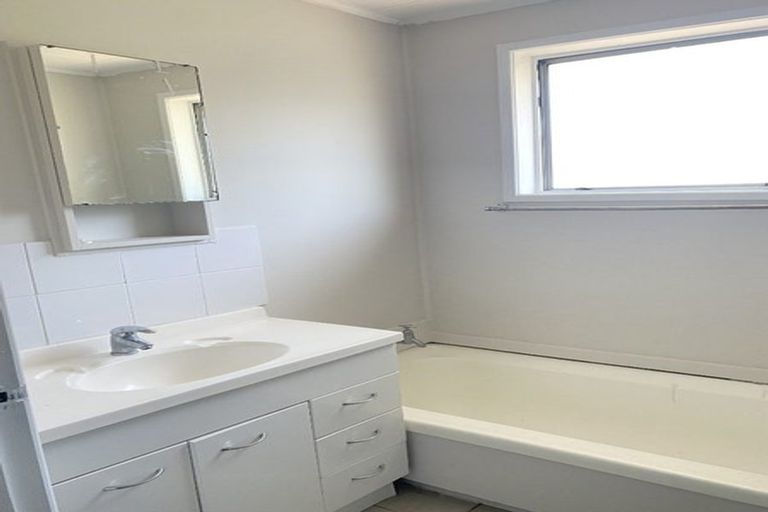 Photo of property in 31 Mckinstry Avenue, Mangere East, Auckland, 2024