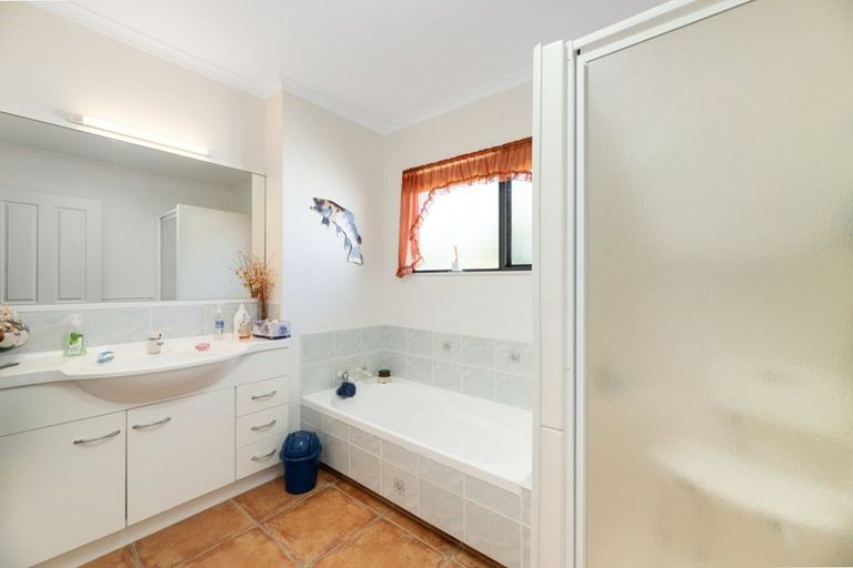 Photo of property in 52 Castlewold Drive, Bethlehem, Tauranga, 3110