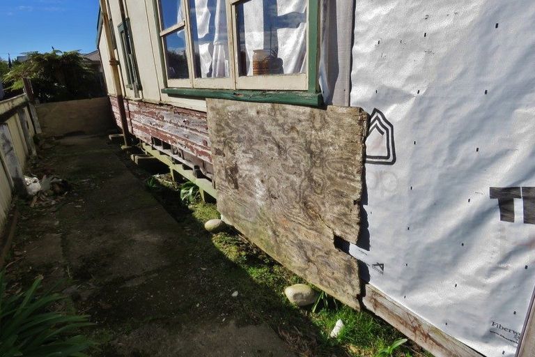 Photo of property in 173 Peel Street, Westport, 7825