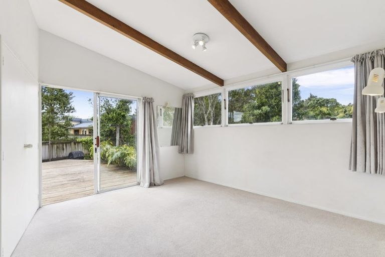 Photo of property in 29 Highland Avenue, Titirangi, Auckland, 0604
