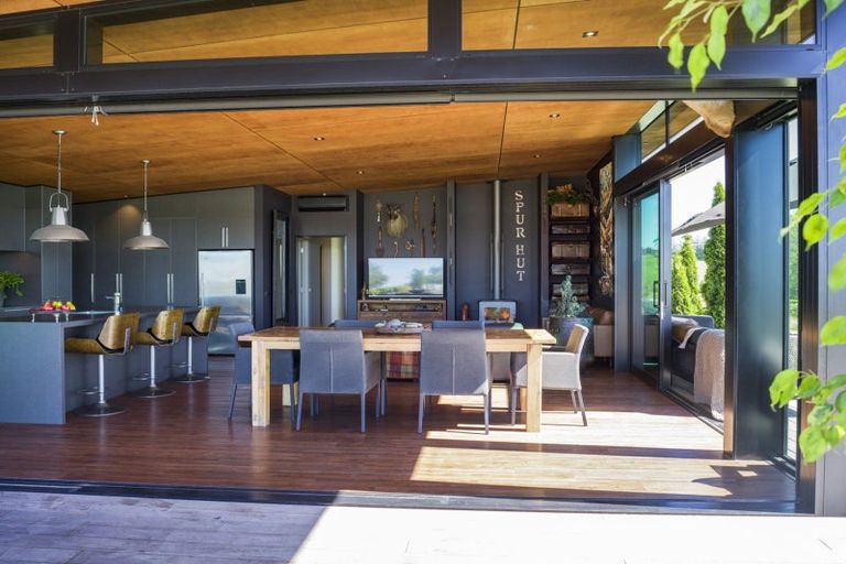 Photo of property in 234 Spur Road, Hadlow, Timaru, 7975