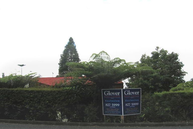 Photo of property in 27 Takahe Road, Titirangi, Auckland, 0604