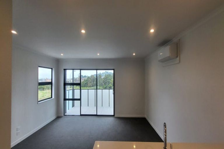 Photo of property in 103/28 Shortfin Place, Flat Bush, Auckland, 2019