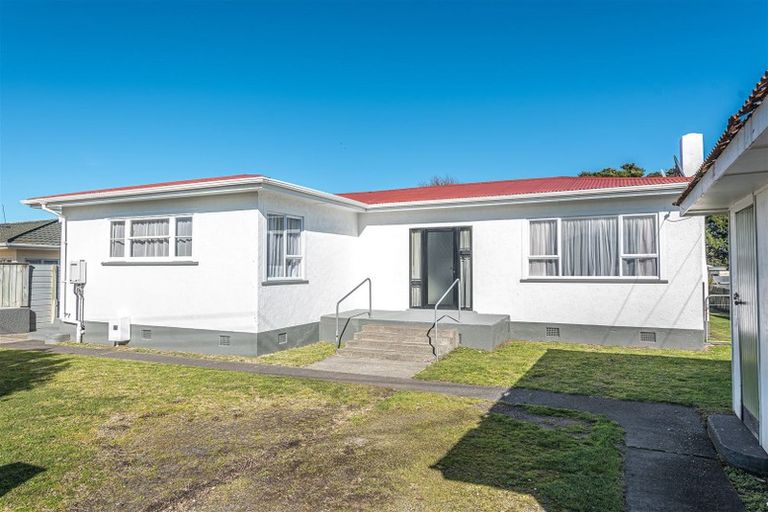 Photo of property in 33 Hood Street, Castlecliff, Whanganui, 4501