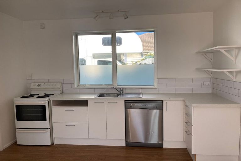 Photo of property in 17 Kearneys Road, Linwood, Christchurch, 8062
