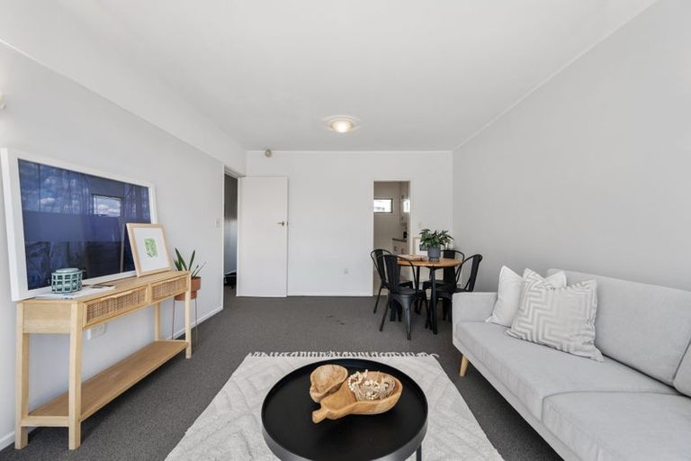 Photo of property in 10/4 Claremont Grove, Mount Victoria, Wellington, 6011